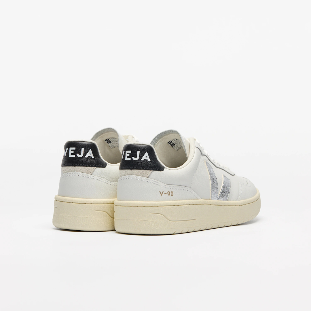Veja V-90 - White Silver / Black