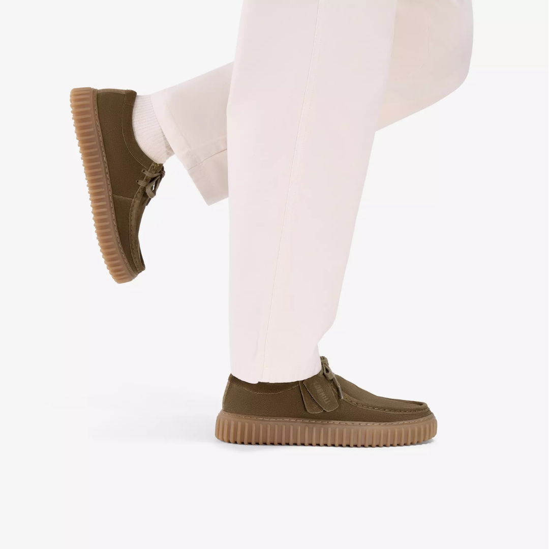 Clarks Torhill Lo - Olive Suede - Walk by Streetart