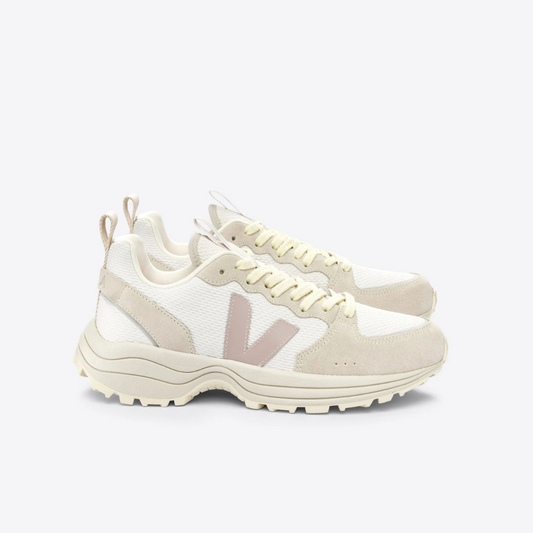 Veja Venturi Hewamesh - Gravel Babe - Walk by Streetart