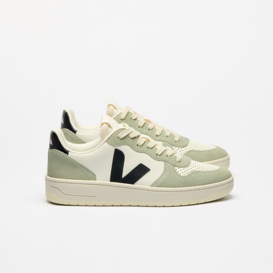 Veja V10 - Pure Black / Clay