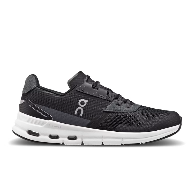 On Running Cloudrift - Black /  White - Walk by Streetart