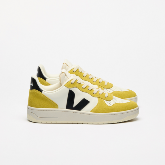 Veja V10 - Pure Black / Liquor