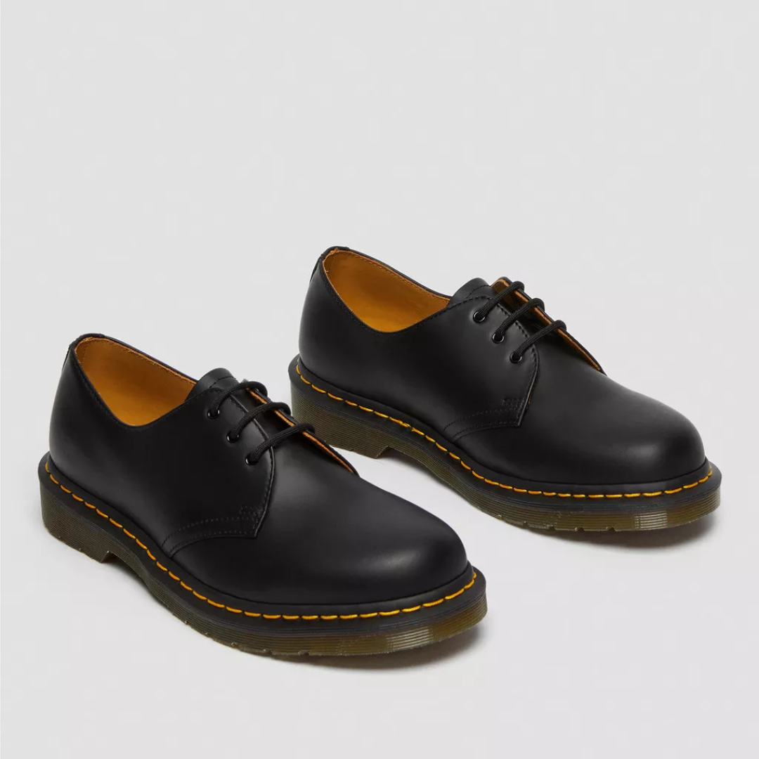 Dr.Martens 1461 - Black Smooth - Walk by Streetart