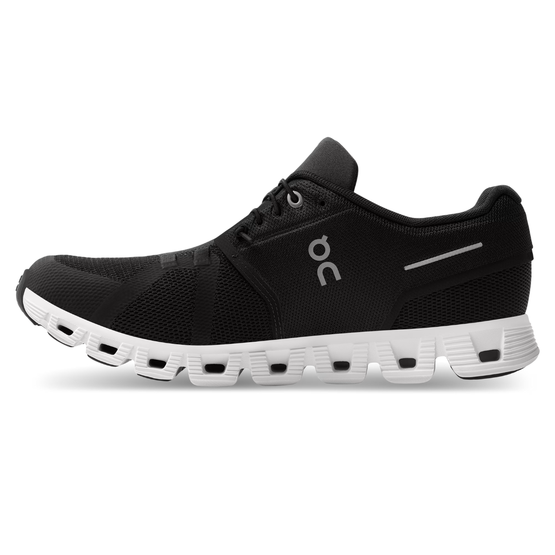On Running Cloud 5 - Black / White - Walk by Streetart
