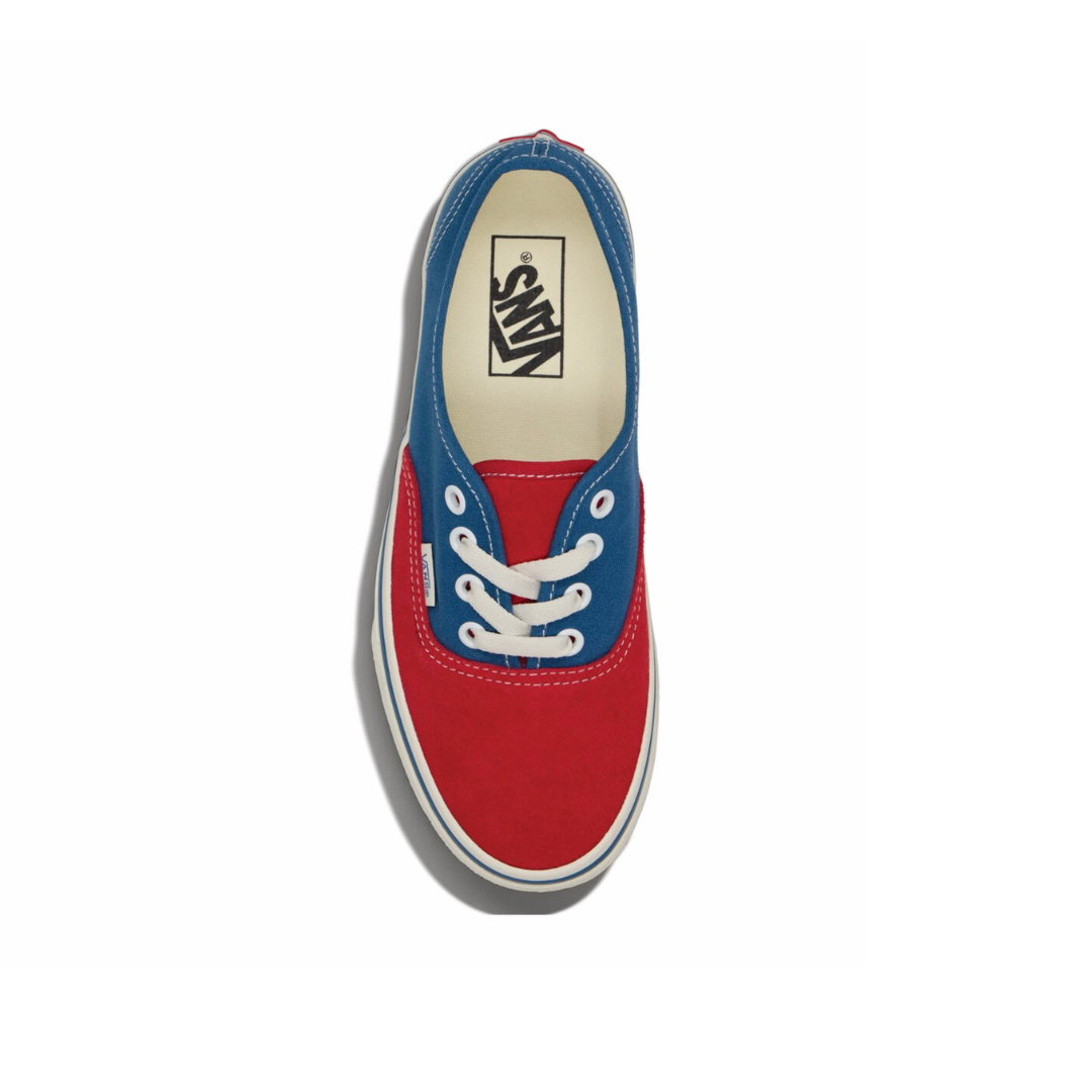 Vans Authentic - Racing Red - Walk by Streetart