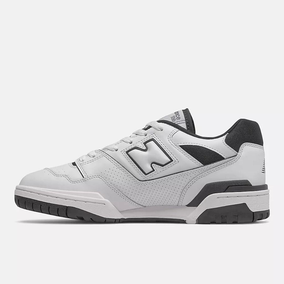 New Balance 550 - White / Black - Walk by Streetart