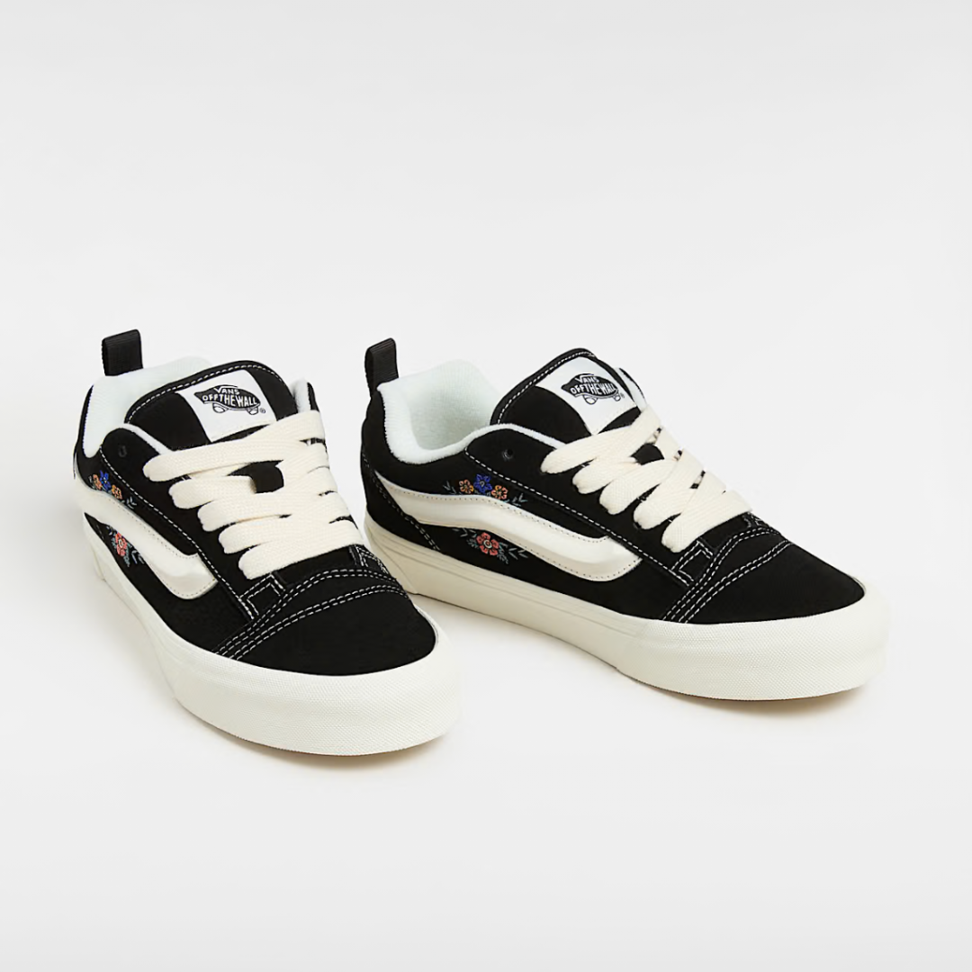 Vans Knu Skool - Black Floral - Walk by Streetart