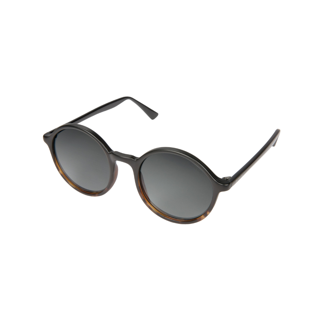Komono Madison - Matte Black Tortoise - Walk by Streetart