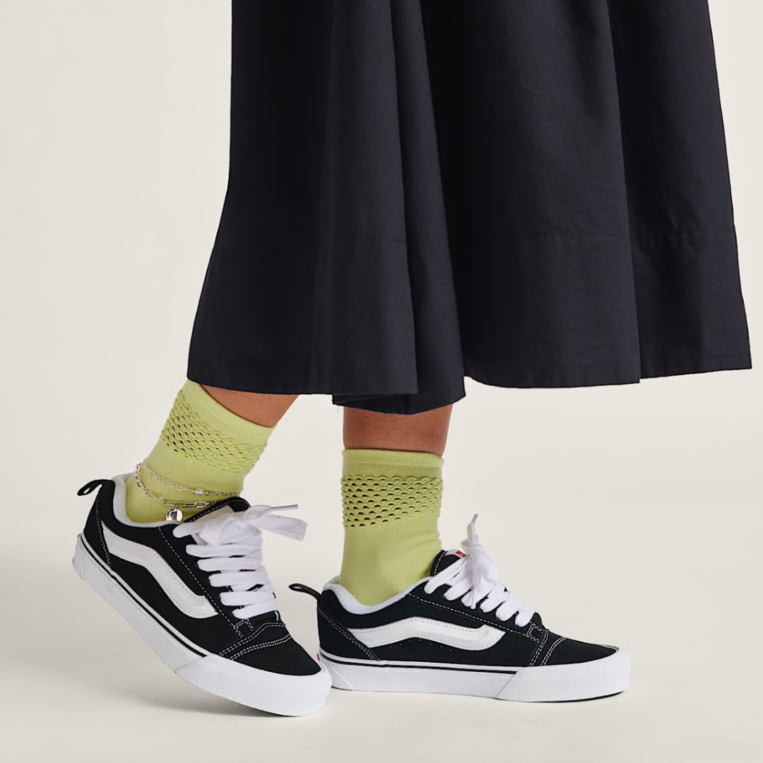 Vans Knu Skool - Black / True White - Walk by Streetart