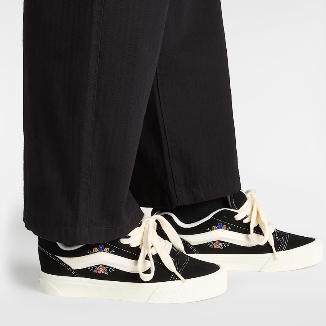 Vans Knu Skool - Black Floral - Walk by Streetart