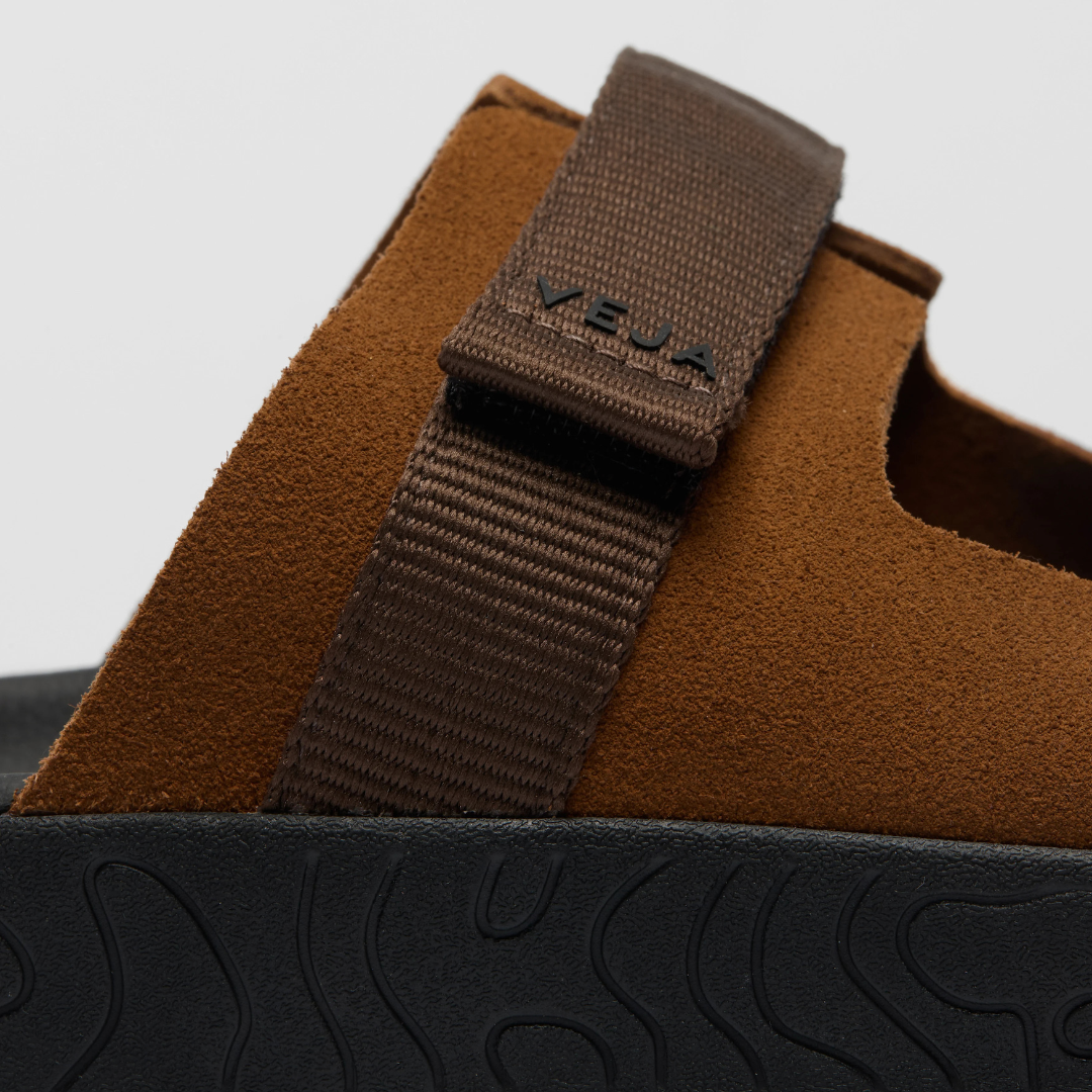 Veja Arpoador Suede - Cognac / Eagle / Black - Walk by Streetart