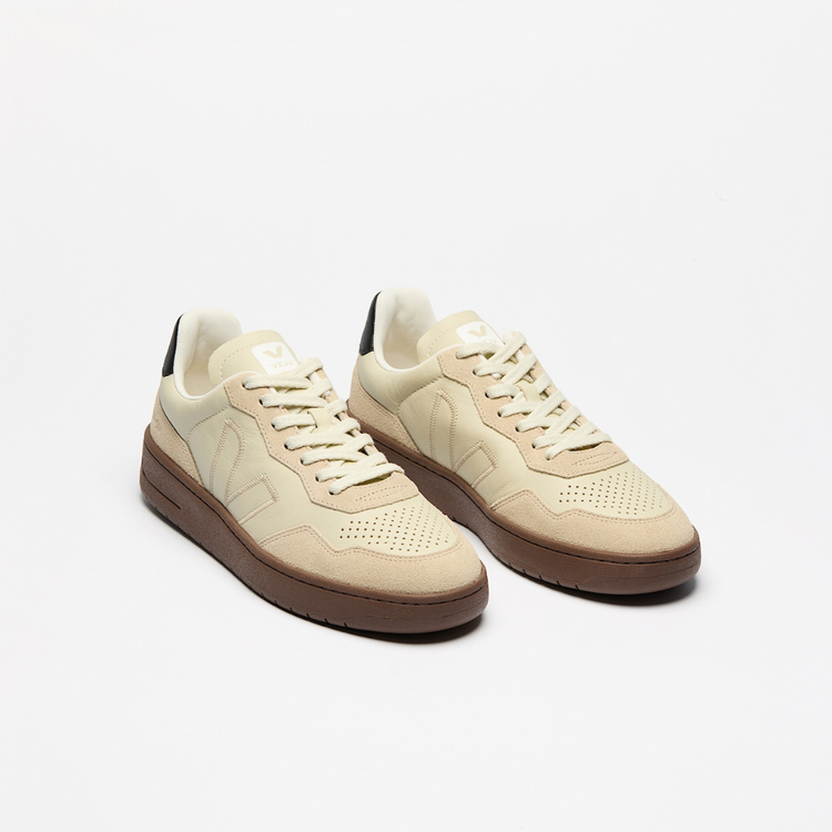 Veja V-90 Leather - Pierre Almond / Black