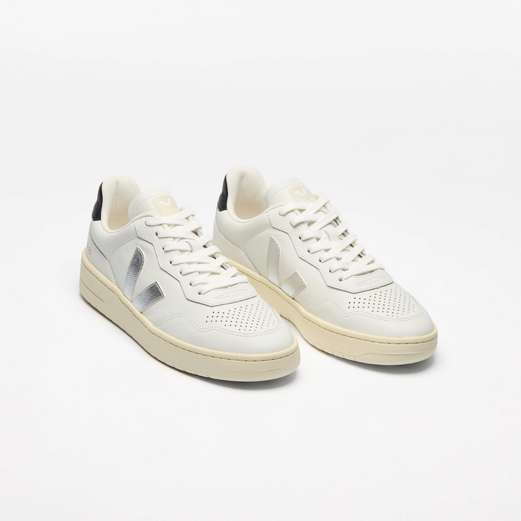 Veja V-90 - White Silver / Black